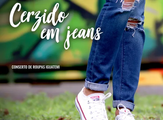 Cerzido e barra italiana em calças jeans